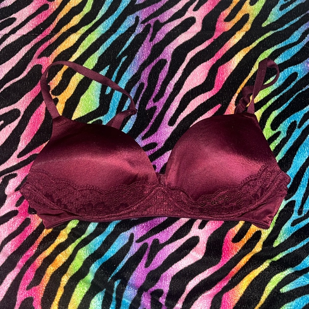 women 32B bra